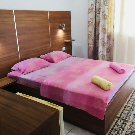 Flamingo Cottage ウルツィニ エクステリア 写真