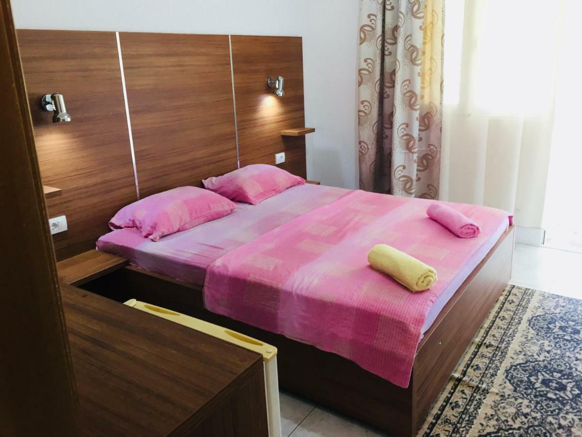Flamingo Cottage ウルツィニ エクステリア 写真