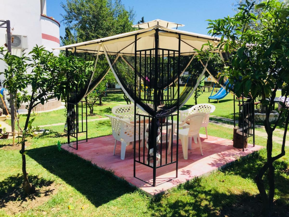 Flamingo Cottage ウルツィニ エクステリア 写真